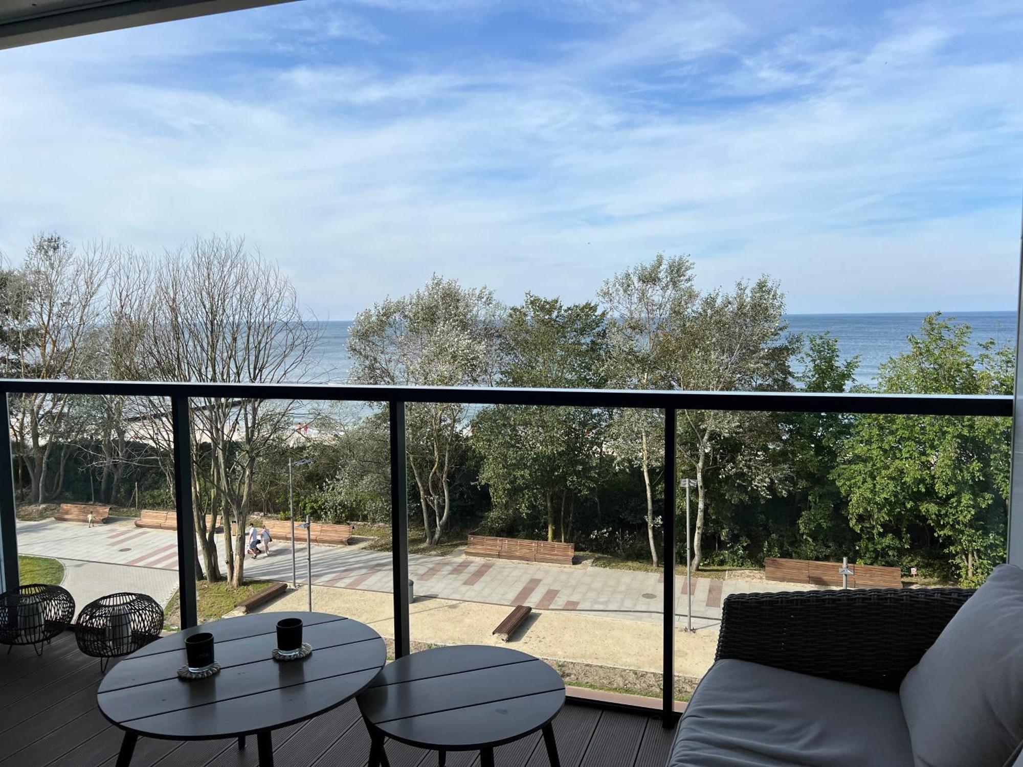 Seaside Park Apartamenty Prywatne Z Widokiem Na Morze 코워브제크 외부 사진