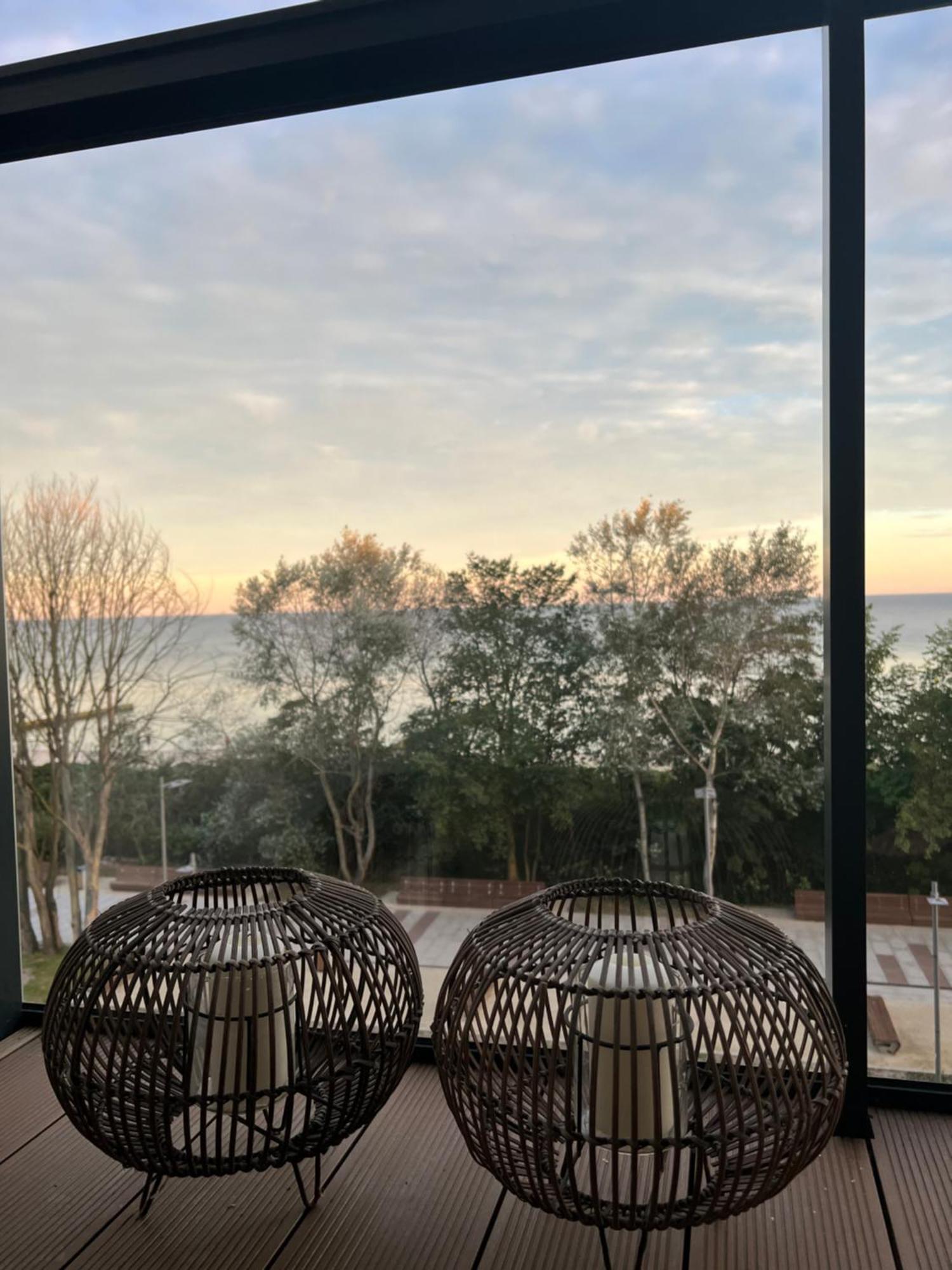 Seaside Park Apartamenty Prywatne Z Widokiem Na Morze 코워브제크 외부 사진
